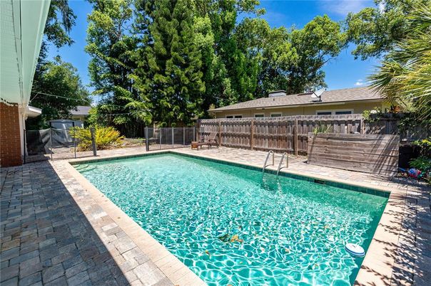 Exterior, Pool