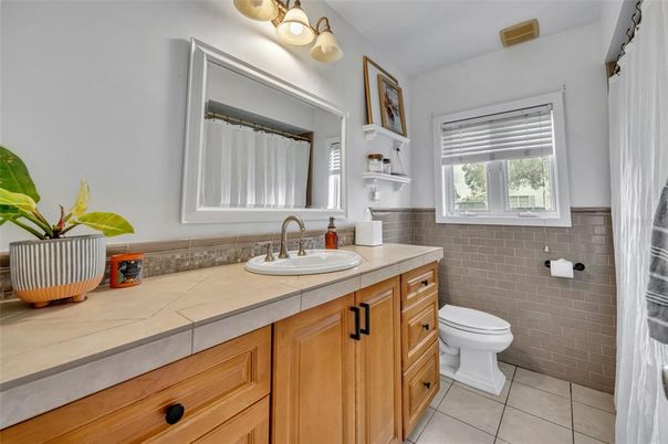 Bathroom, Interior, Tile Countertops
