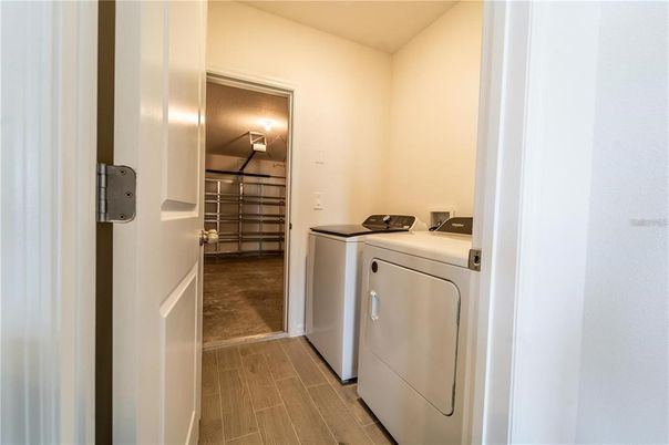 Interior, Utility Closets, Washer, Wood Texture Flooring
