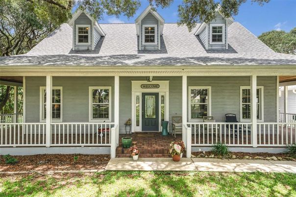 Exterior, Facade, Cape Cod