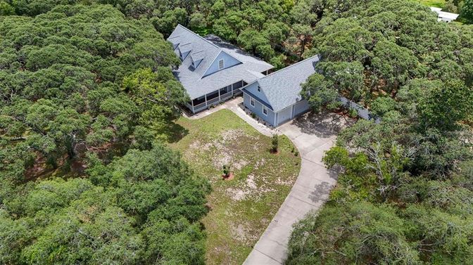 Exterior, Drone