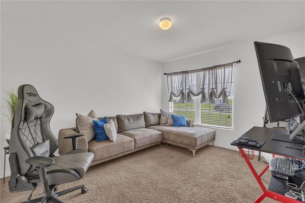 Home Office, Interior