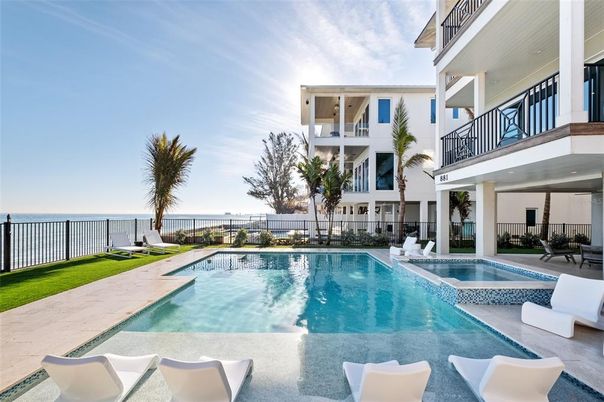Exterior, Pool, Water
