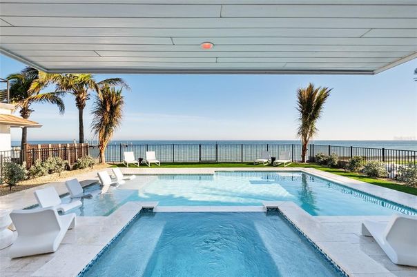 Exterior, Pool, Water