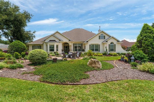 Backyard, Exterior, Facade, Ranch