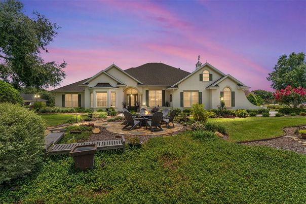 Backyard, Exterior, Facade, Ranch
