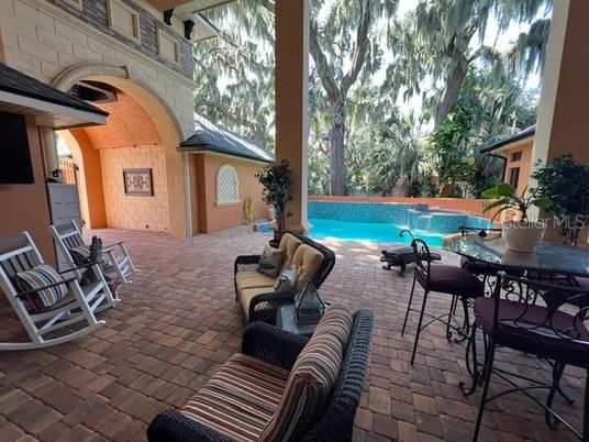 Exterior, Pool