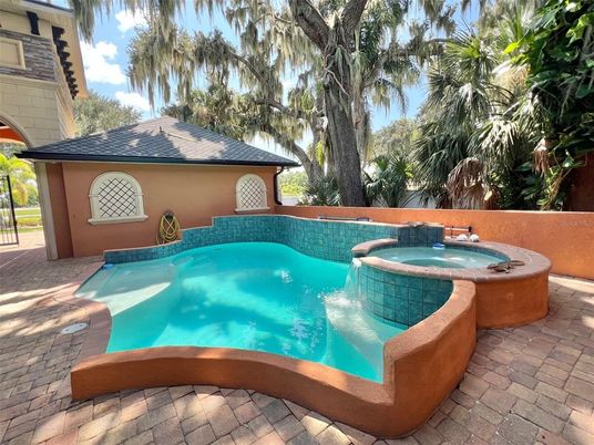 Exterior, Pool