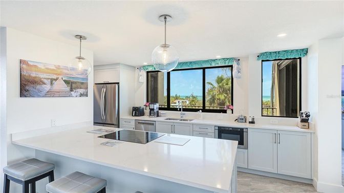 Interior, Kitchen, Pendant Lights, Recessed Lighting, Stainless Steel Appliances