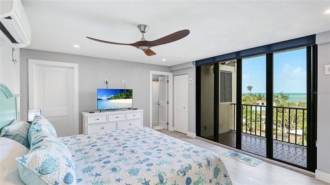 Bedroom, Interior, Recessed Lighting, Water
