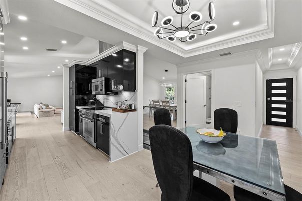 Dining room, Interior, Kitchen, Pendant Lights, Recessed Lighting, Wood Texture Flooring