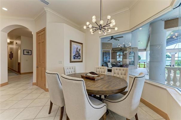 Dining room, Interior, Pendant Lights, Recessed Lighting