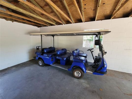 Garage, Interior, Wooden Beams, Wooden Ceilings
