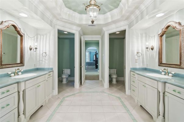 Bathroom, Dual Sink Vanities, Interior, Recessed Lighting