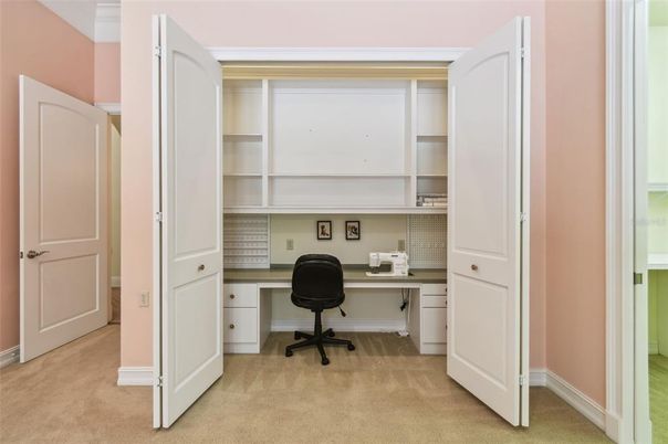 Home Office, Interior