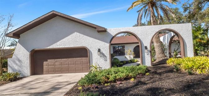 Attached, Exterior, Facade, Spanish Mediterranean