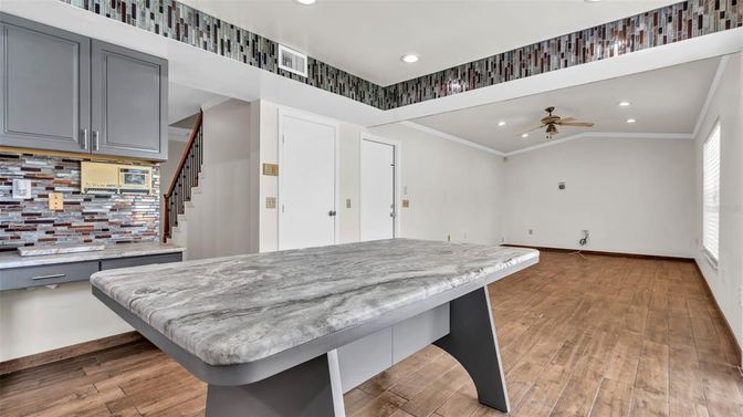 Interior, Recessed Lighting, Wood Texture Flooring
