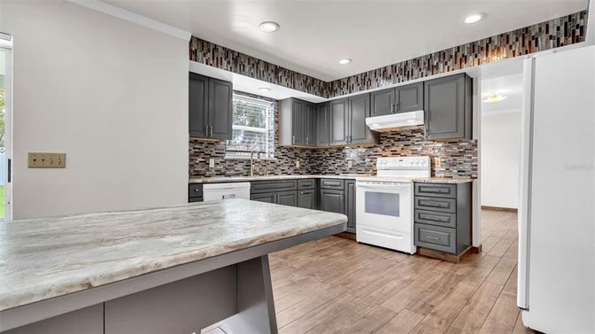 Interior, Kitchen, Recessed Lighting, Wood Texture Flooring