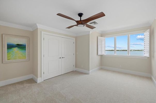 Empty room, Interior, Water