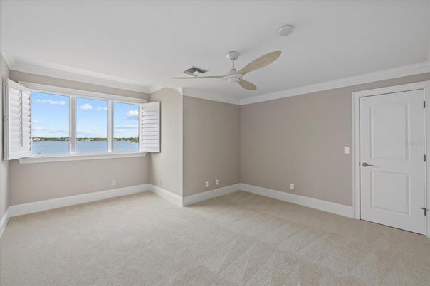 Empty room, Interior, Water