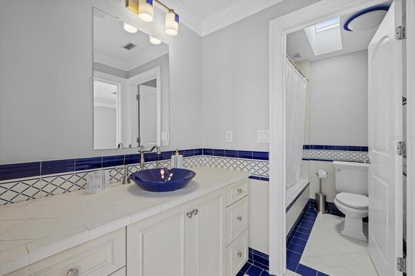Bathroom, Interior, Tile Countertops