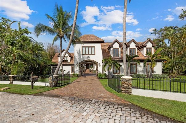 Exterior, Facade, Tudor Revival