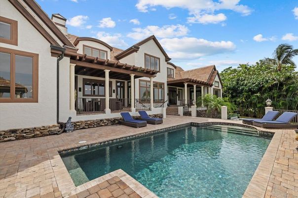 Exterior, Pool