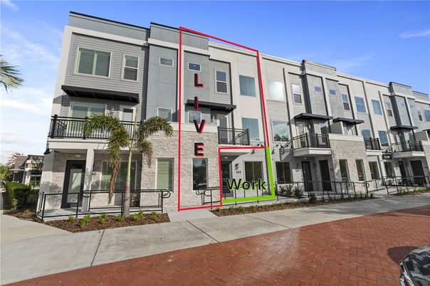 Exterior, Facade, Rowhouse