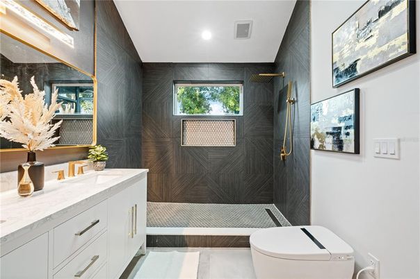 Bathroom, Interior, Recessed Lighting