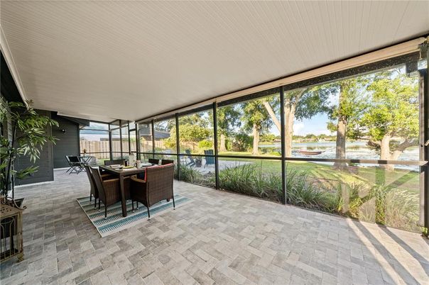 Dining room, Interior, Sun Room, Water