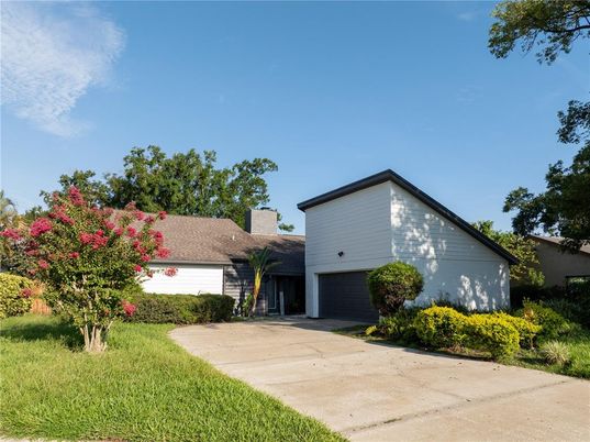 Attached, Exterior, Facade, Farmhouse