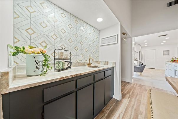 Bathroom, Interior, Recessed Lighting, Wood Texture Flooring