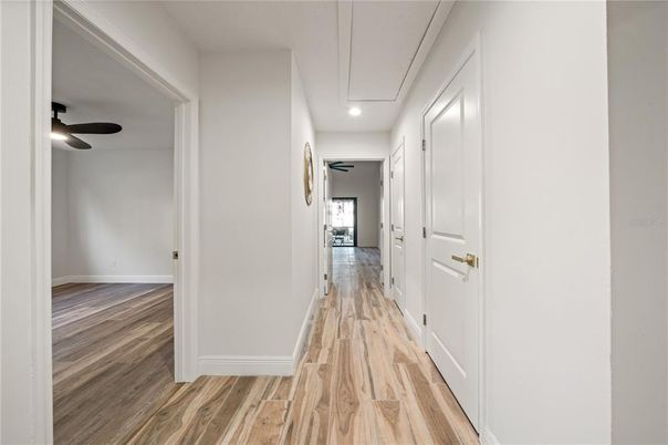 Interior, Recessed Lighting, Wood Texture Flooring