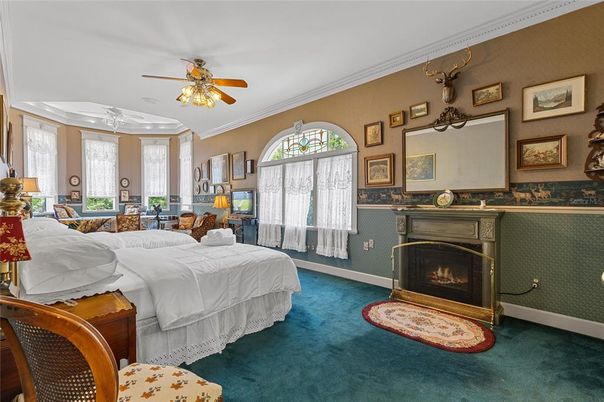 Bedroom, Dining room, Fireplace, Interior