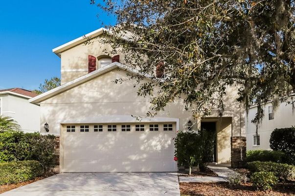 Attached, Exterior, Facade, Mediterranean