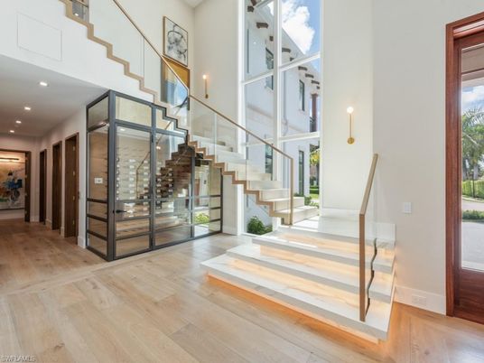 Interior, Recessed Lighting, Wood Texture Flooring