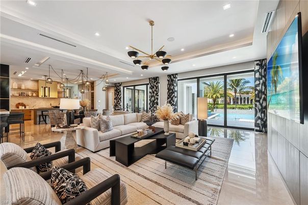 Interior, Kitchen, Living room, Pendant Lights, Recessed Lighting, Stainless Steel Appliances