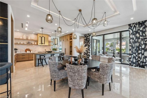 Dining room, Interior, Kitchen, Pendant Lights, Recessed Lighting, Stainless Steel Appliances