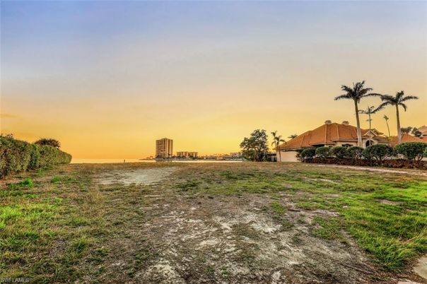 Backyard, Exterior, Lake