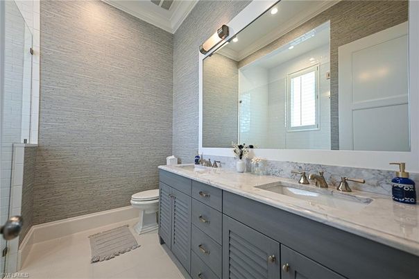 Bathroom, Dual Sink Vanities, Interior, Recessed Lighting