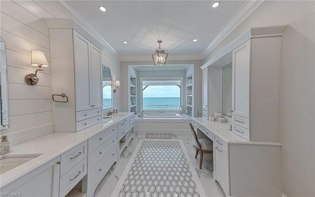 Bathroom, Dual Sink Vanities, Interior, Pendant Lights, Recessed Lighting, Water