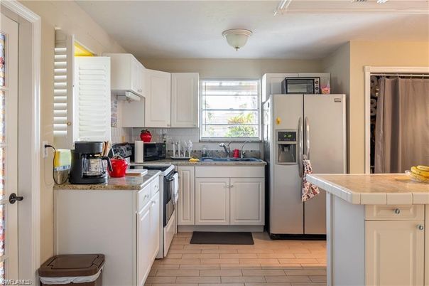 Interior, Kitchen, Tile Countertops