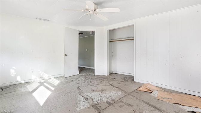 Empty room, Interior