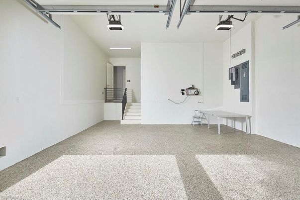 Garage, Interior