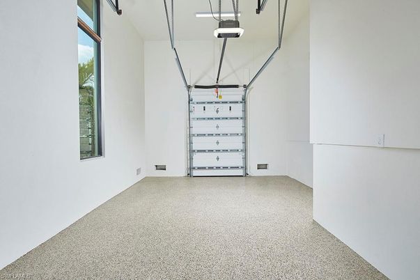 Garage, Interior