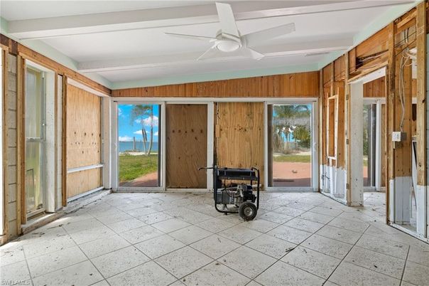 Empty room, Interior, Wooden Walls