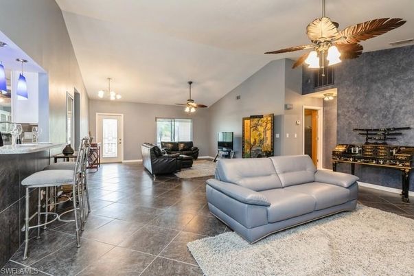 Interior, Living room, Pendant Lights