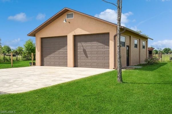 Backyard, Detached Garage, Exterior