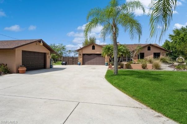 Backyard, Detached Garage, Exterior