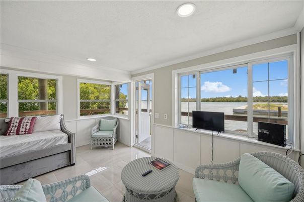 Interior, Living room, Recessed Lighting, Water